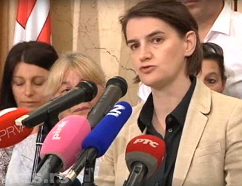 Brnabić o e-upisu prvaka: Nepotreban bilo kakav papir 